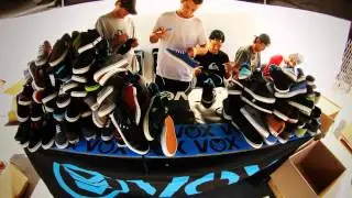 Pro Shoe Signing!!! Get your FREE signed shoe!!
