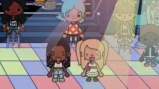 Je sors en douce à une soirée sans la permission de ma mère|Partie1️⃣|Film🎞|Avec voix🔊|Toca Rainbow🌈