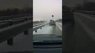 Icy roads are that dangerous🌉🚗 #almosthappened #danger #accident #natural #car#natural disaster