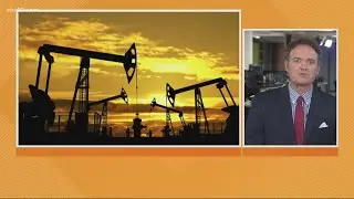 Business Headlines: US oil refineries expected to report record-low earnings