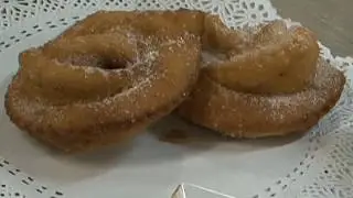 Las orelletas, un postre tradicional de Ibiza
