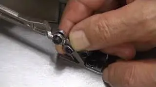 Adjusting the presser foot