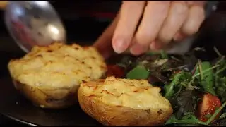 Nerys Howell Welsh food by season - Rarebit loaded potatoes /Bwyd Cymru yn ei dymor - Tatws caws p&ocirc;b
