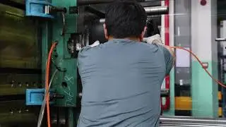 🏆 Success Story: How We Mastered a 25L Dust Canister Injection Molding Challenge