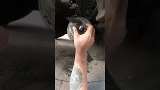 How to cage a brake chamber and then uncage it.