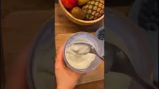 Frugivore diet Coconut yoghurt fruit bar