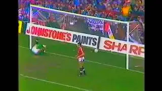JOHN ALDRIDGE GOAL FOR LIVERPOOL AT MANCHESTER UNITED - 1987/88 UK FOOTBALL
