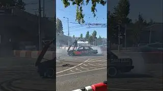 Spinning freestyle drifting by Sam Sam, Red Bull Showrun #samsam #redbullshowrun #bmwe30 #freestyle
