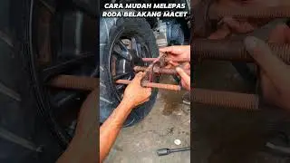 Rear Wheel Stuck? Watch This Tool Do the Magic!#shorts #feedshorts #youtubeshorts #mechanic #diy