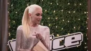 The Voice Season 12  Backstage : Gwen Stefani Gets Some Presents For Other Coaches