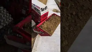 Город потребовал, чтобы мы выложили этот тротуар в никуда