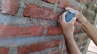 Como utilizar LA PLOMADA Y EL NIVEL DE MANO para enjarrar una pared....