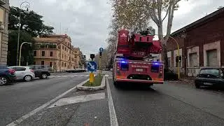 Vigili del Fuoco Autoscala Magirus ritorno a Roma Prati caserma Massimo Frosi. 