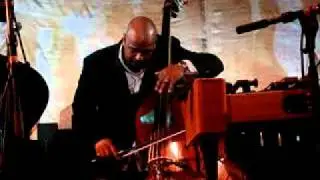 MOV06462.MPG Christian McBride, Peter Martin and Ulysses Owen ( usa) in Paradox, Tilburg may 2011