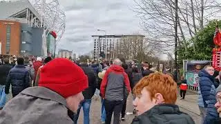 Blocked for Sipping a Pint!? 😂 Old Trafford Drama Before Fulham Match #football #manchesterunited