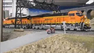 Enormous BNSF stack train in HO - 97 wells!
