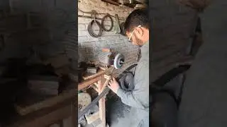 SEE HOW TO JOINT SAWMILL BLADE IN OLD STYLE#woodmill #carpentry #machine #woodworning #woodworking