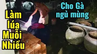 BA NGỌC THƯỞNG DẰM MƯA SỬA MÁY KHI ĐANG BƠM NƯỚC CUỘC SỐNG TUY VẤT VẢ NHƯNG BÌNH YÊN