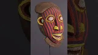 Art africain  - Masque heaume Bamoun perl&eacute;