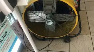 A Max air at a Chevron in BUTTON WILLOW