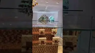 Lindt - Bachmann Swiss chocolate shop in Bahnhofstrasse Z&uuml;rich 🇨🇭#shorts #ytshorts