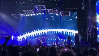 Falling Away from Me - KORN LIVE at MetLife Stadium 