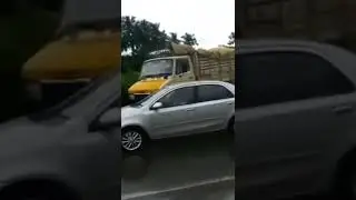 live accident in monsoon season while car breaking