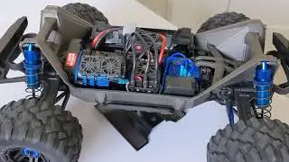 Traxxas Maxx with Hobbywing EzRun MAX8 & 4274 2200kV Power System Combo