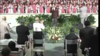 Pastor Danny R Hollins & the Greater Fairview Mass Choir - The Lord Is Blessing Me