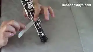 Truco con lápiz para que no se peguen las llaves del oboe