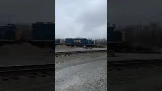 CSX | Ex Reading Railroad GP39-2 | Hagerstown, MD | 3/28/2022 #shorts #readingrr #emd #hagerstownmd