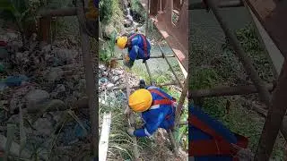 The technique for installing hanging scaffolding is rarely known to many people #shorts
