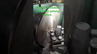 bubut meratakan permukaan flat besi bulat..#machine #diy #joborder 085692250999 ASTEK CREATIVE