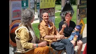 STARS Daniel Rintz und Josephine Flohr Motorrad Abenteurer im Signs of Fame des Fernweh Parks Direct