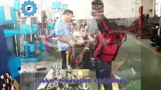 International customer come to visit rubber production, see how rubber Vulcanizing press machie work