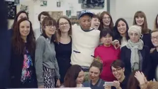 26 Pharrell Williams visits CHANEL M&eacute;tiers d&rsquo;Art Ateliers