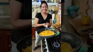 Prepar&eacute; un huevo revuelto con un pimienton