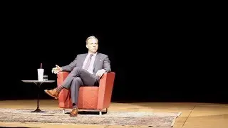 Jake Tapper visits Temple, accepts award