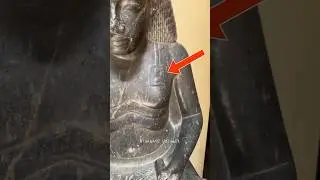 What is the raised box hanging from her left shoulder? #egypt #ancient #history