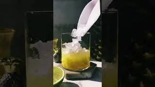 SeWho loves Pineapples??? #cocktail #shortvideo #cocktailconversations #pineapple