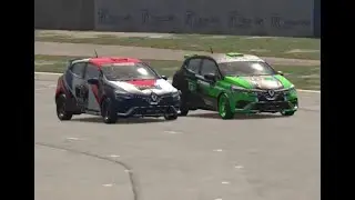 Iracing Clio Cup d&eacute;passement sur le fil avant la ligne