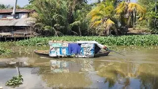 Cảnh sống trên ghe nhỏ của bà con