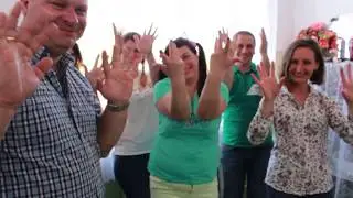 Ми також були дітьми. Випуск в садочку. Супер подарок батьків. Кліп бомба!!!
