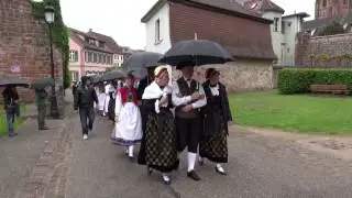 Trachtenumzug Weissenburg Elsass am Pfingstsonntag 2013 Clip 1/9