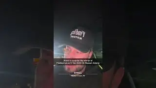 Приехал в Иллинойс из Флориды, чтобы подарить Стюарту Адамсу его новый C8, который он выиграл у @...