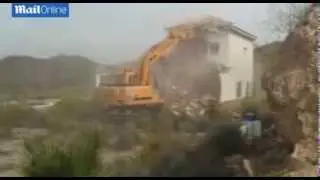 Spanish officials demolish British couple's &pound;170,000 villa