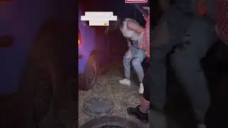 ДЕВУШКА ПЫТАЕТСЯ ПОМЕНЯТЬ КОЛЕСО  #юмор
