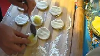 How to make Ukrainian vareniki