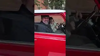 Madrid, Meloni ospite di Abascal guida la Mini. Il leader di Vox