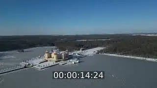 Winterluftbild Wasserschloss und Schlo&szlig;park in Moritzburg im Bundesland Sachsen, Deutschland